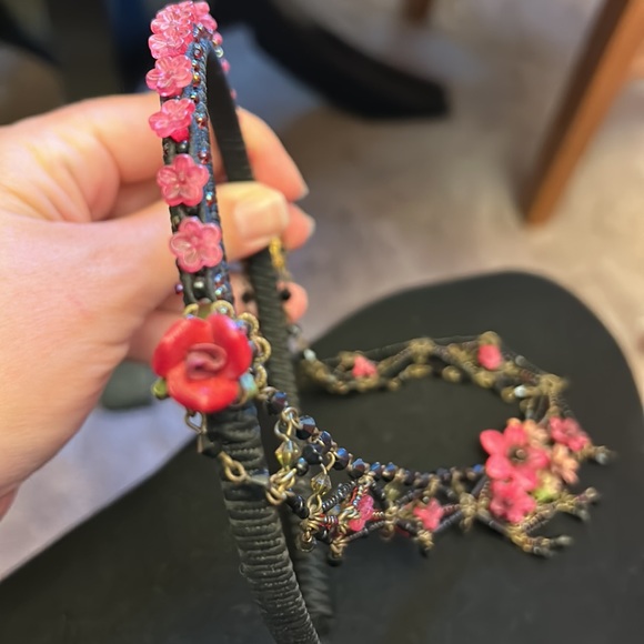 Flower chain headband - Picture 10 of 12